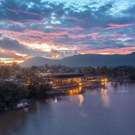 Amber Kampot Hotel Exterior photo
