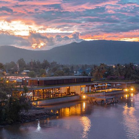 Amber Kampot Hotel Exterior photo